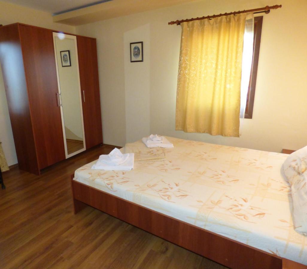 Guest House Ivanovi Черноморец Экстерьер фото