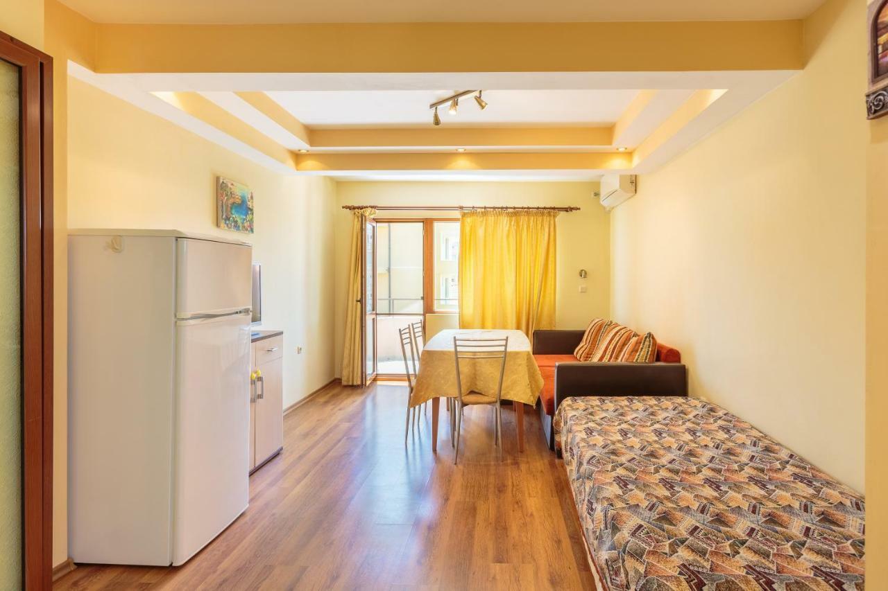 Guest House Ivanovi Черноморец Экстерьер фото